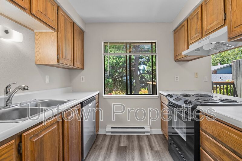 2BR/1.5Bath Apartment in Beaverton + Washer/Dryer Hookups **100% OFF March's Rent! property image