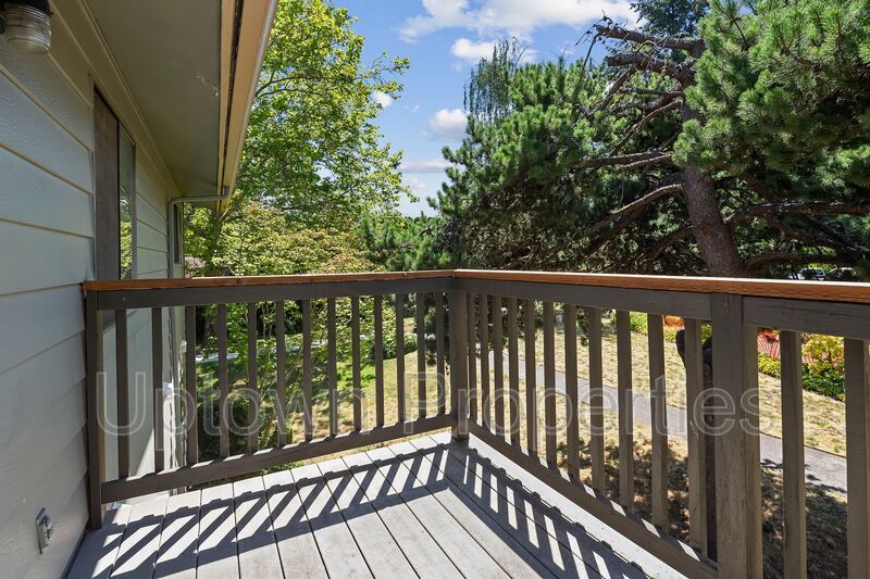 2BR/1.5Bath Apartment in Beaverton + Washer/Dryer Hookups **100% OFF March's Rent! property image