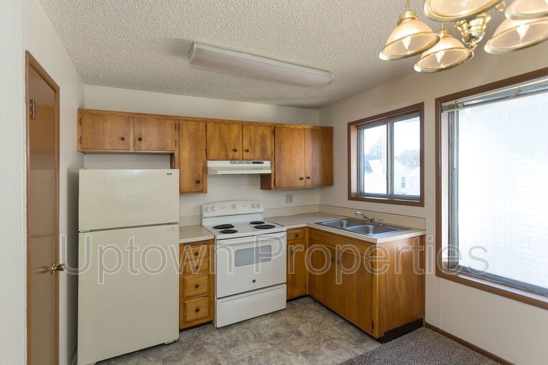 2BD/1BTH Top-floor Apartment Unit in Montavilla property image