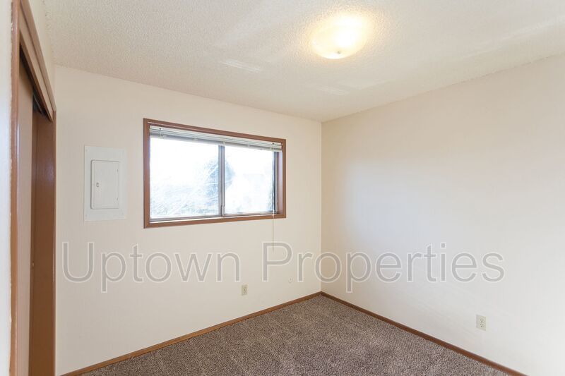 2BD/1BTH Top-floor Apartment Unit in Montavilla property image