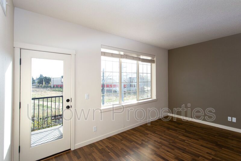 2BD 2.5BA + Office +  Tri Level Townhouse w/Garage + AC + Balcony + Washer/Dryer Included property image