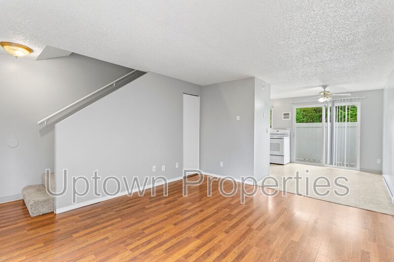 2BED 1BTH Townhome New Paint/Carpet + Assigned Parking and Private Patio + $1000 Rent Credit property image