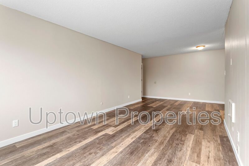 Top Floor 1 bed/1 bath + Off Street Parking + On Site Laundry + $500 off first 3 months rent property image