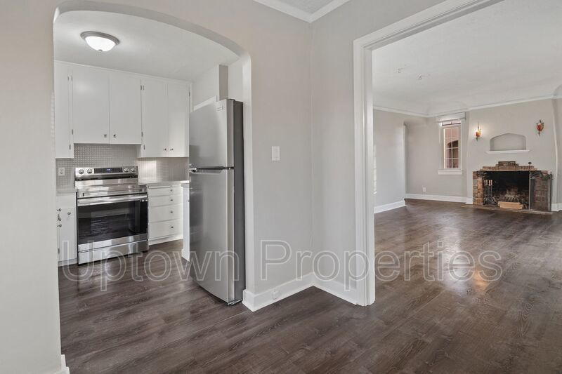 Newly Renovated + Hardwood Floors in Spacious 1 Bed/1 Bath with PARKING INCLUDED!! property image