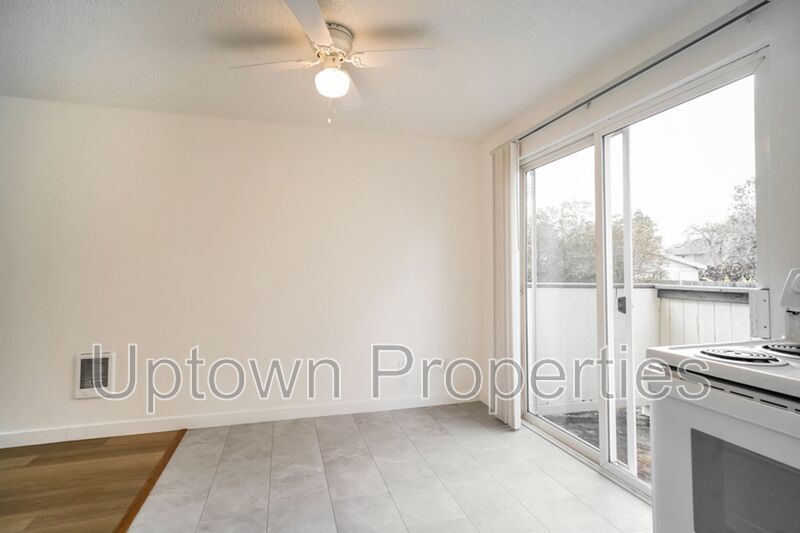 Renovated 2 bed 1 bath Townhome w/ Private Yard - Wood Floors + Laundry Onsite + JUNE RENT FREE! property image