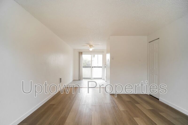 Renovated 2 bed 1 bath Townhome w/ Private Yard - Wood Floors + Laundry Onsite + JUNE RENT FREE! property image