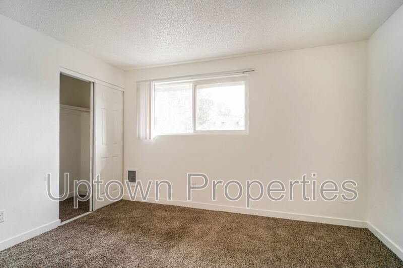Renovated 2 bed 1 bath Townhome w/ Private Yard - Wood Floors + Laundry Onsite + JUNE RENT FREE! property image