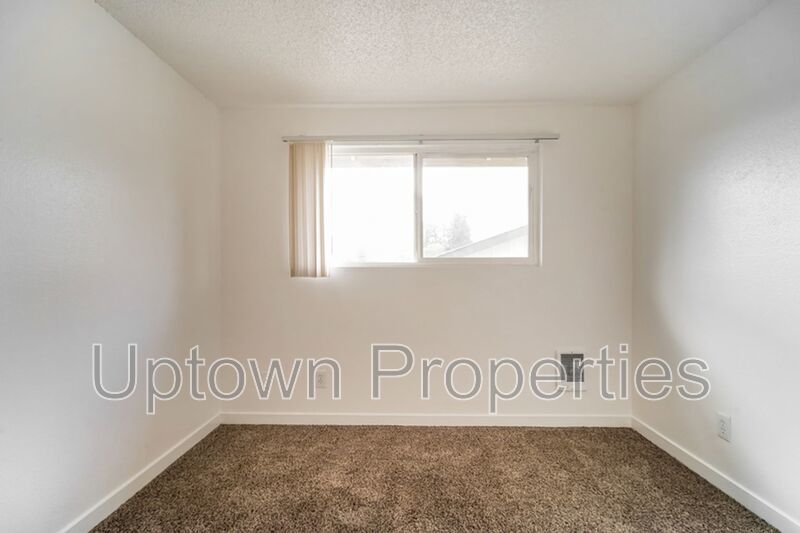 Renovated 2 bed 1 bath Townhome w/ Private Yard - Wood Floors + Laundry Onsite + JUNE RENT FREE! property image