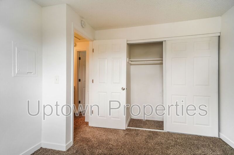 Renovated 2 bed 1 bath Townhome w/ Private Yard - Wood Floors + Laundry Onsite + JUNE RENT FREE! property image