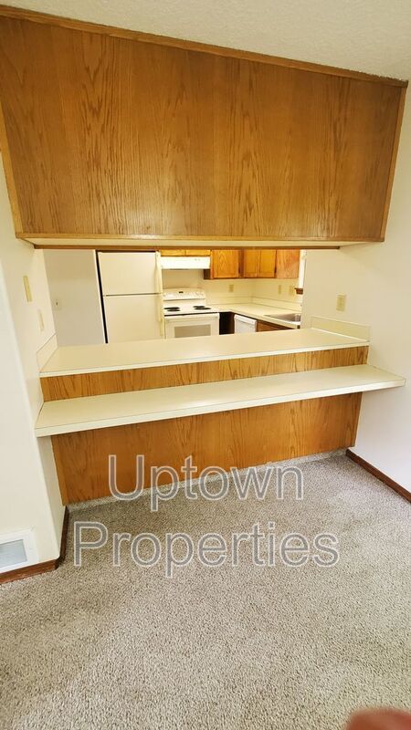 Hillsdale/OHSU 2-bed 1.5-bath Townhome style duplex + W/D + Parking included! property image