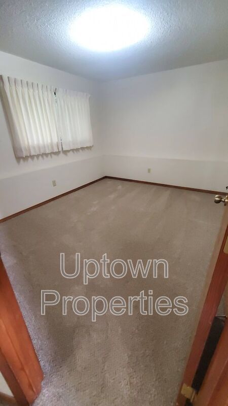 Hillsdale/OHSU 2-bed 1.5-bath Townhome style duplex + W/D + Parking included! property image