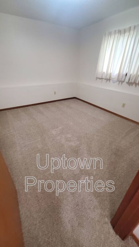 Hillsdale/OHSU 2-bed 1.5-bath Townhome style duplex + W/D + Parking included! property image