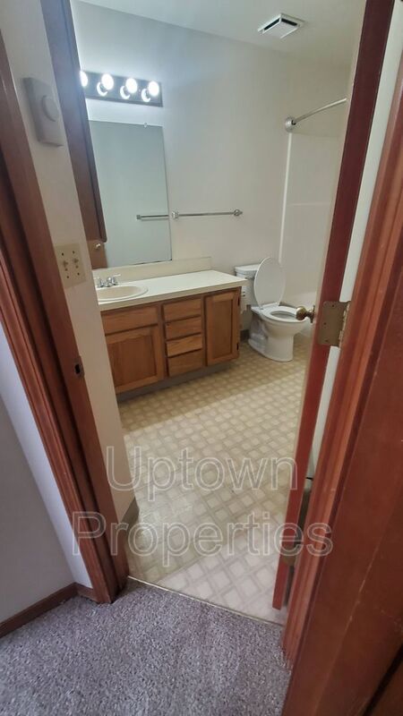 Hillsdale/OHSU 2-bed 1.5-bath Townhome style duplex + W/D + Parking included! property image