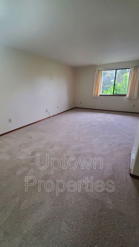 Hillsdale/OHSU 2-bed 1.5-bath Townhome style duplex + W/D + Parking included! property image