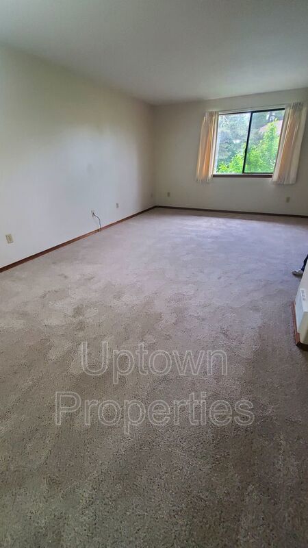 Hillsdale/OHSU 2-bed 1.5-bath Townhome style duplex + W/D + Parking included! property image