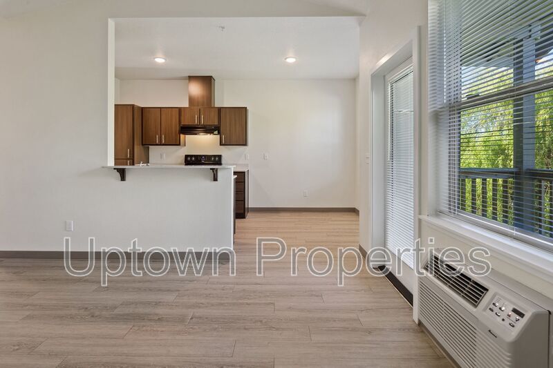 Early June Move-In for this Modern 1BD/1BTH 2nd floor apartment **corner apartment** property image