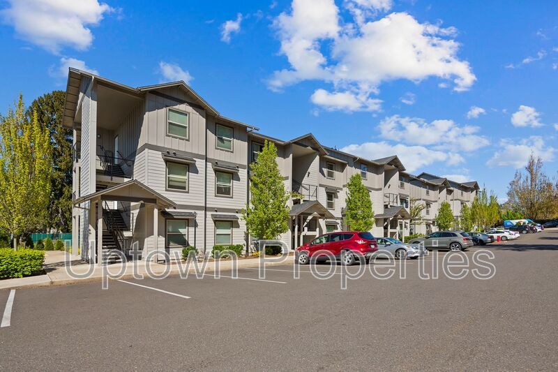 Early June Move-In for this Modern 1BD/1BTH 2nd floor apartment **corner apartment** property image