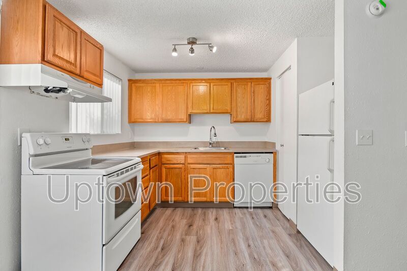 Reduced Deposit + $1000 FREE RENT+ Top Floor 2BR/1BATH w/Large balcony! property image