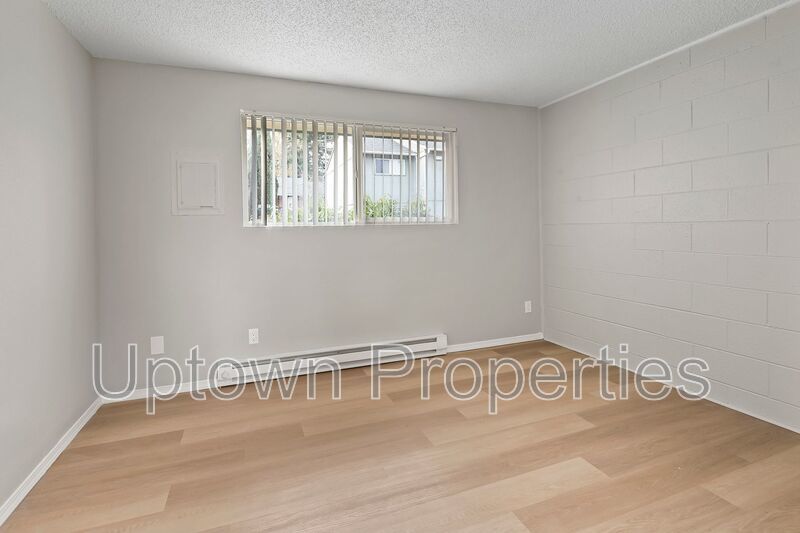 Ground Floor Partially Furnished 3 bed 1 bath- Laundry Onsite - Walk to public transit + $1000 FREE RENT! property image