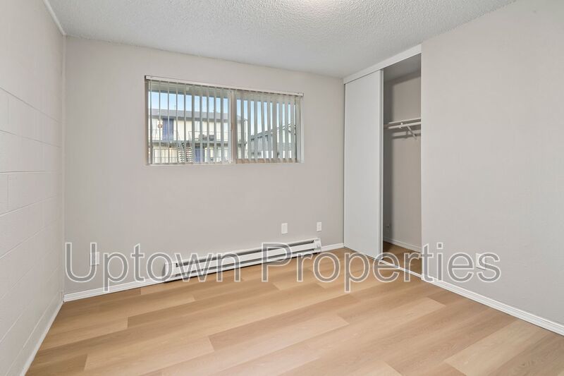 Ground Floor Partially Furnished 3 bed 1 bath- Laundry Onsite - Walk to public transit + $1000 FREE RENT! property image