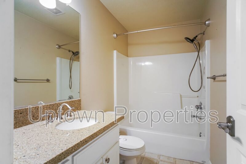 Multnomah Village 3BR 2.5bth Townhome | A/C, Garage, Small Yard & Near Parks + Trader Joe’s property image