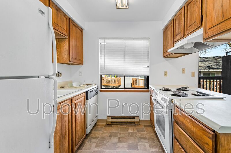 Charming Vintage 2BR/1.5Bath + W/D Hookups! + $500 off rent + $500 deposit + application fee waived property image