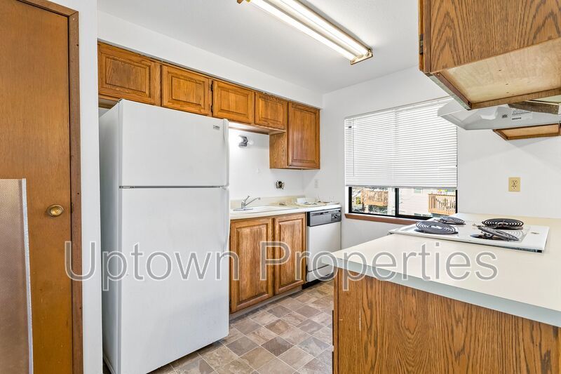 Charming Vintage 2BR/1.5Bath + W/D Hookups + $500 off rent property image