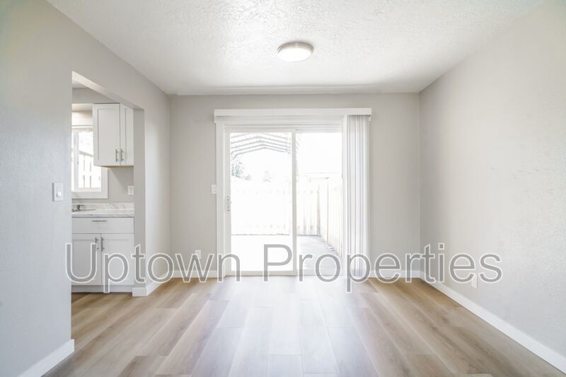 Cozy 1 BD/1 BTH Single Story + Private Patio + Fenced Yard + W/D Hookups property image