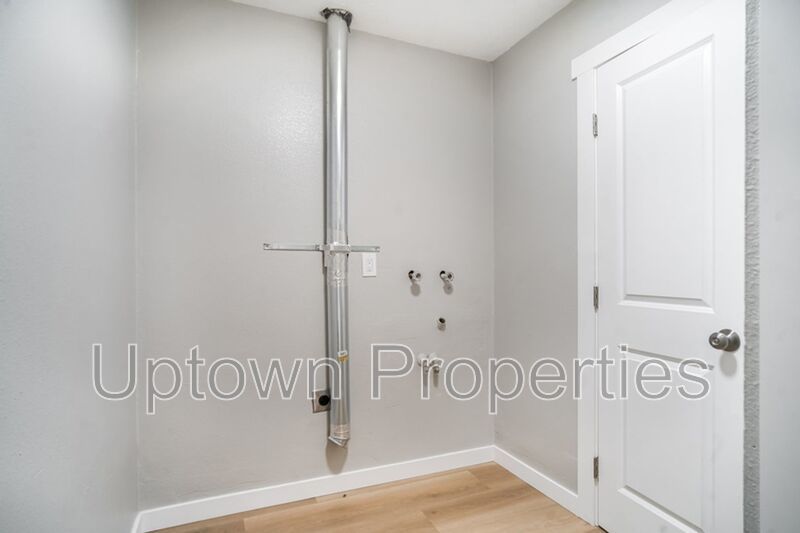 Cozy 1 BD/1 BTH Single Story + Private Patio + Fenced Yard + W/D Hookups property image