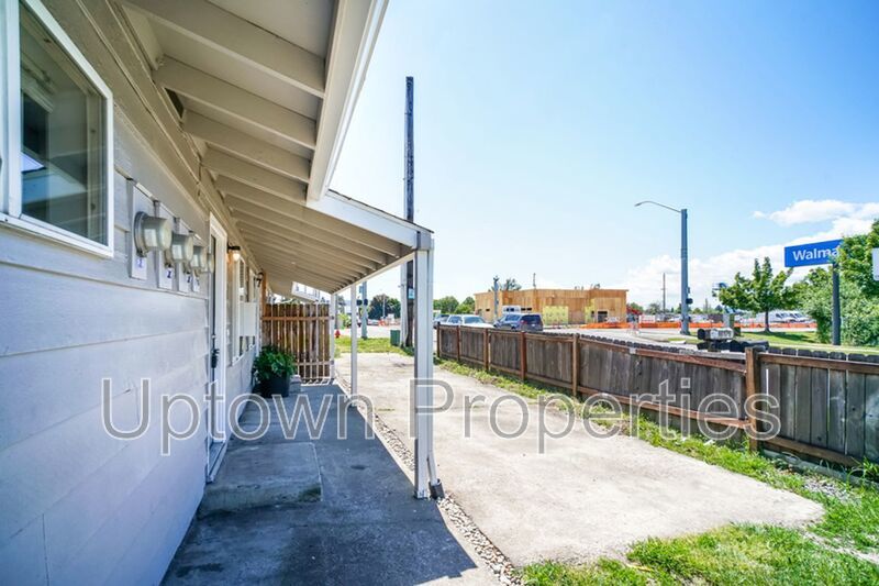 Cozy 1 BD/1 BTH Single Story + Private Patio + Fenced Yard + W/D Hookups property image