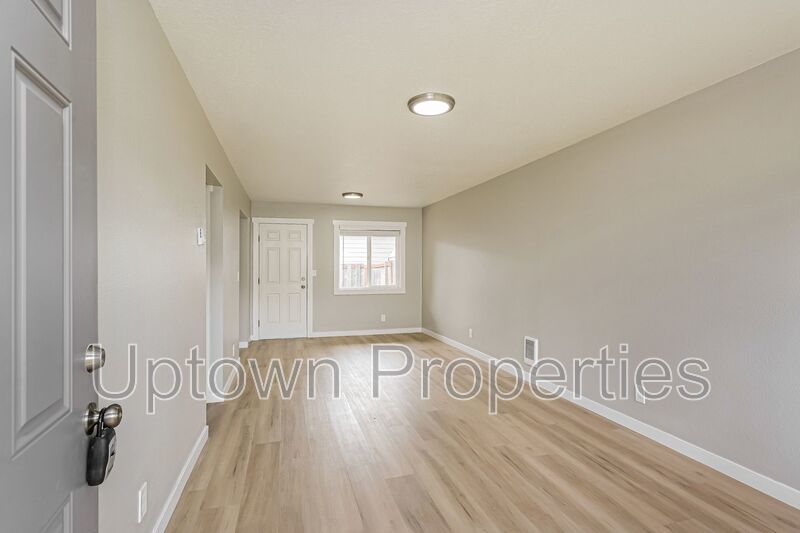 Cozy 1 BD/1 BTH Single Story + Private Patio + Fenced Yard + W/D Hookups property image