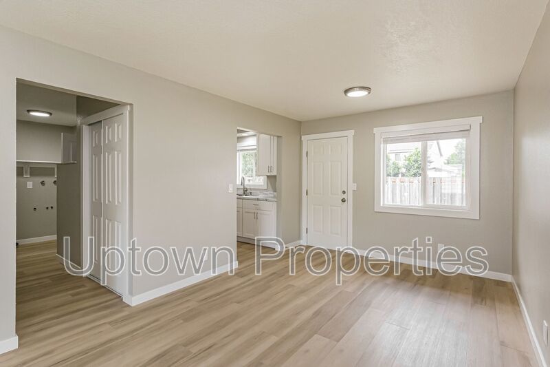 Cozy 1 BD/1 BTH Single Story + Private Patio + Fenced Yard + W/D Hookups property image