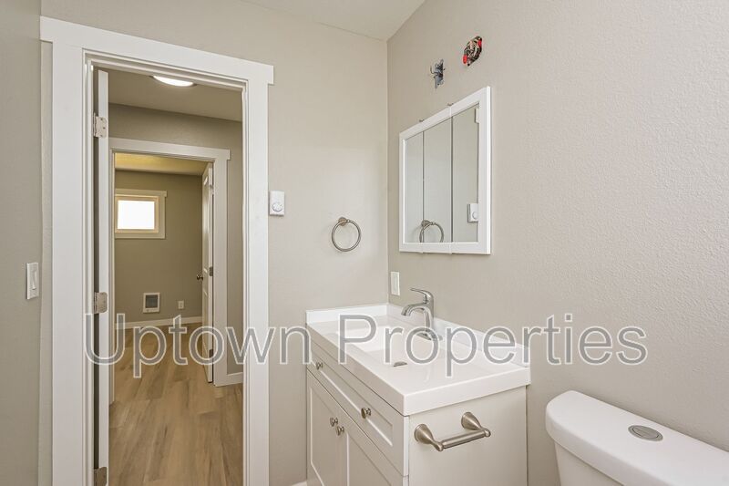 Cozy 1 BD/1 BTH Single Story + Private Patio + Fenced Yard + W/D Hookups property image