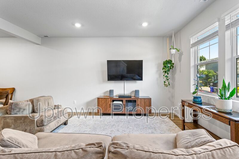 3BD 2.5BA + Townhouse w/2-Car Garage + AC property image
