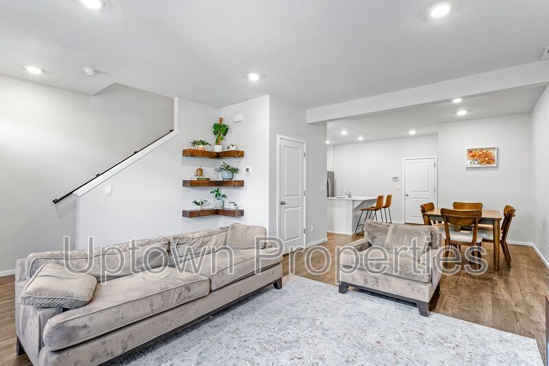 3BD 2.5BA + Townhouse w/2-Car Garage + AC property image