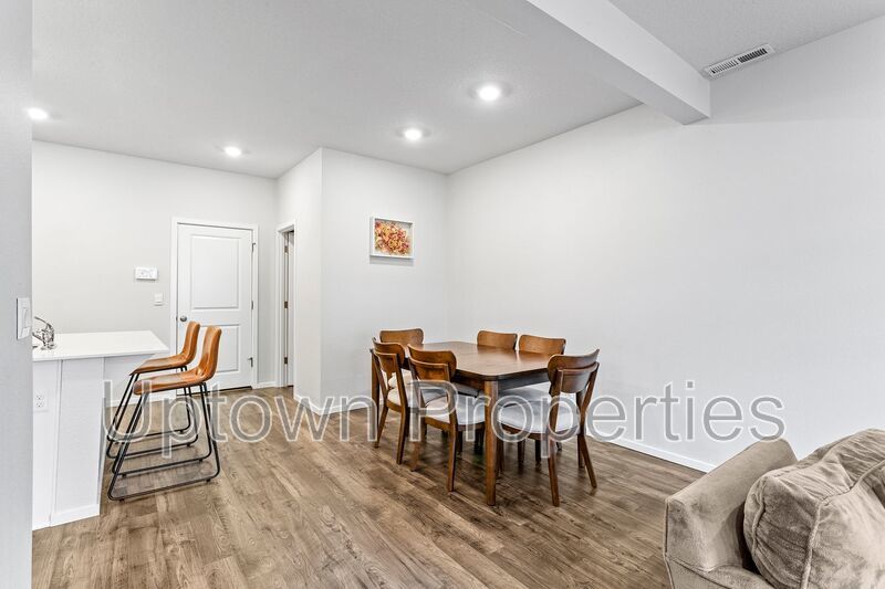 3BD 2.5BA + Townhouse w/2-Car Garage + AC property image