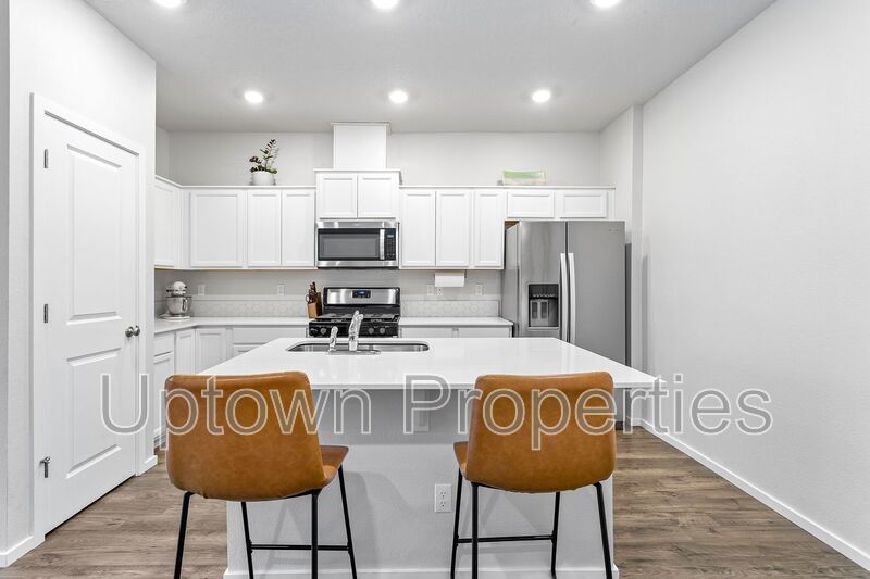 3BD 2.5BA + Townhouse w/2-Car Garage + AC property image