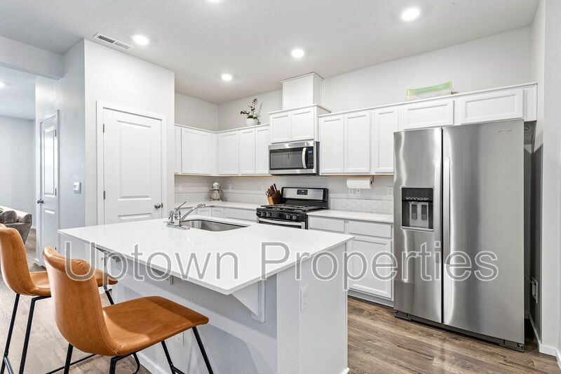 3BD 2.5BA + Townhouse w/2-Car Garage + AC property image
