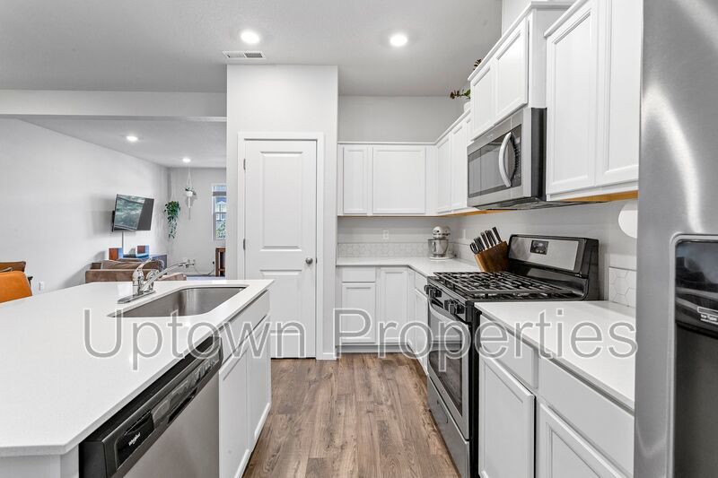 3BD 2.5BA + Townhouse w/2-Car Garage + AC property image