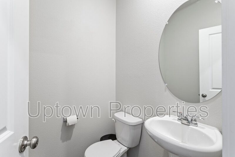 3BD 2.5BA + Townhouse w/2-Car Garage + AC property image