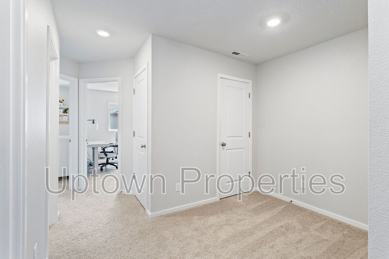 3BD 2.5BA + Townhouse w/2-Car Garage + AC property image