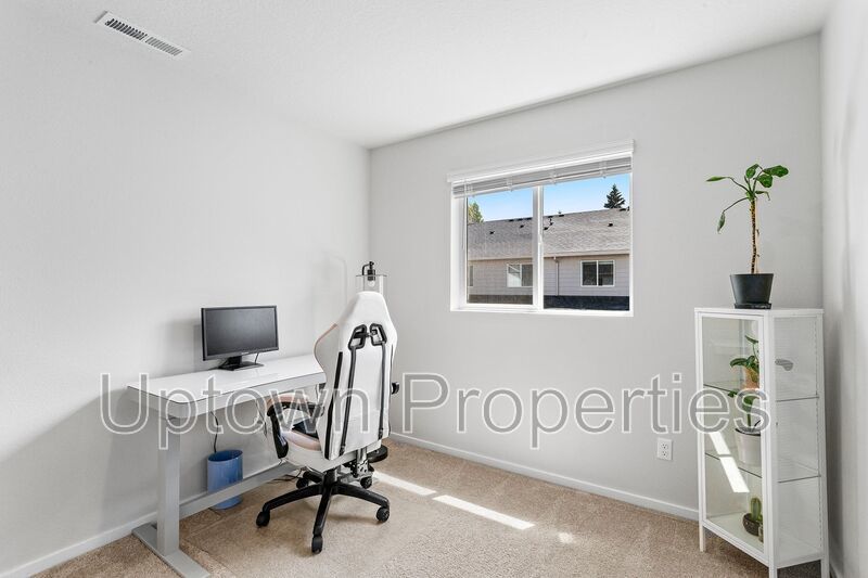 3BD 2.5BA + Townhouse w/2-Car Garage + AC property image