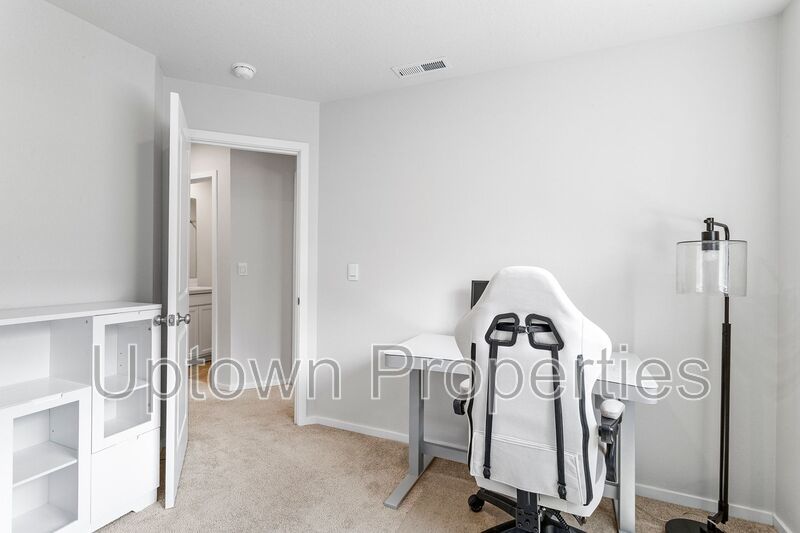 3BD 2.5BA + Townhouse w/2-Car Garage + AC property image