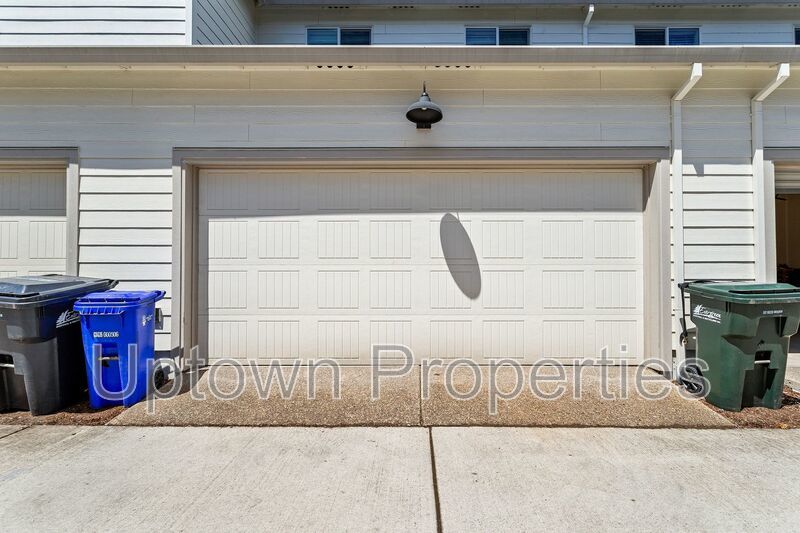 3BD 2.5BA + Townhouse w/2-Car Garage + AC property image