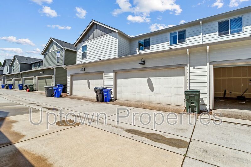 3BD 2.5BA + Townhouse w/2-Car Garage + AC property image