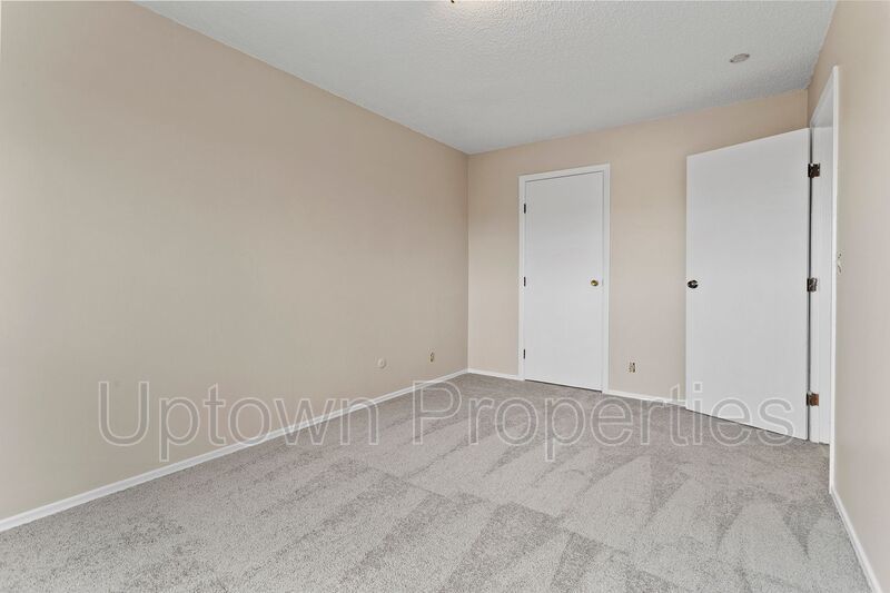 Charming 2BD/1BTH apartment unit near Powell Park! property image