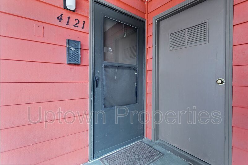 Charming 2BD/1BTH apartment unit near Powell Park! property image