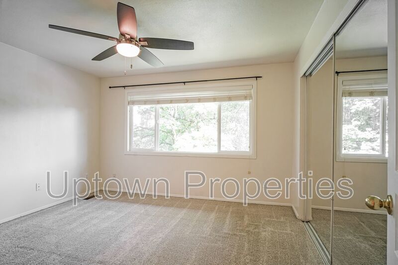 3BD 1.5BA + Townhouse w/2-Car Garage + AC + Fenced Yard + Garage + Fireplace property image