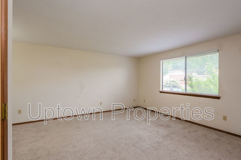 Hillsdale/OHSU 2-bed 1.5-bath Townhome style duplex + W/D + Parking included! property image