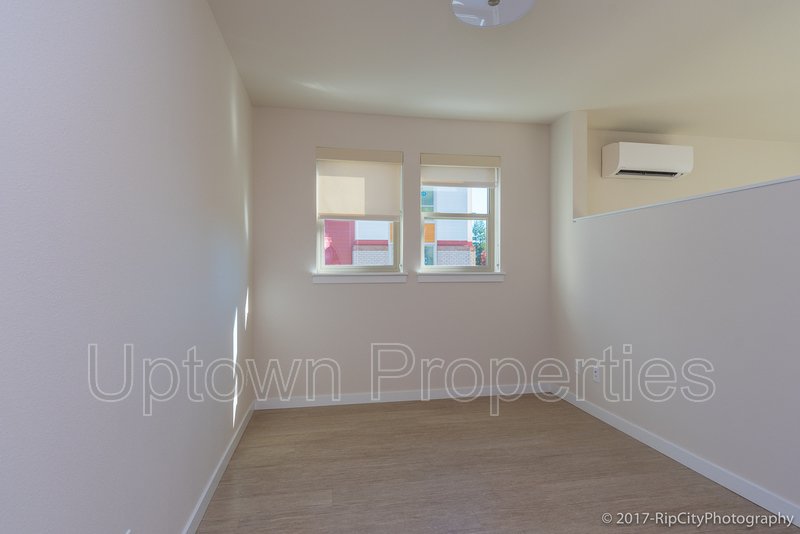 1BR Loft in Modern Complex Near Water at Willamette Park property image